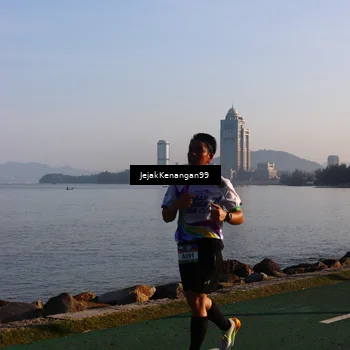 Runner Photo 6105011
