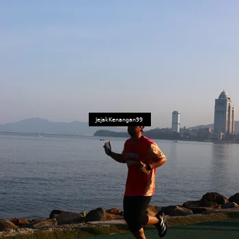 Runner Photo 6105025