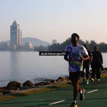Runner Photo 6105105