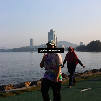 Runner Photo 6105318