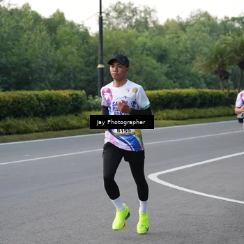 Runner Photo 6105345