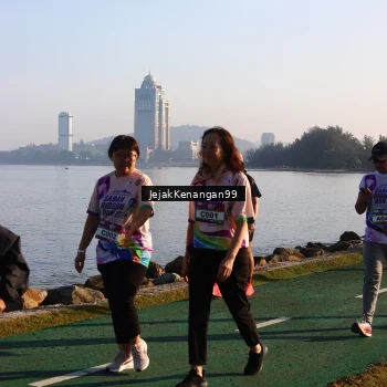 Runner Photo 6105381