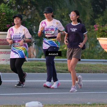 Runner Photo 6106019