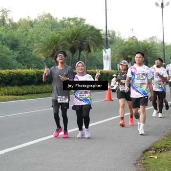 Runner Photo 6107100