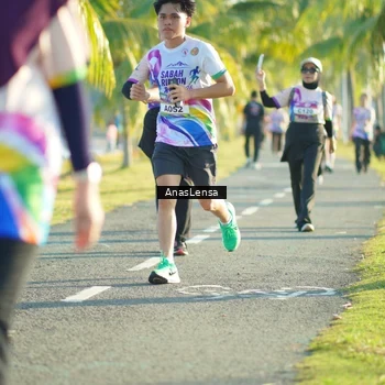 Runner Photo 6107930