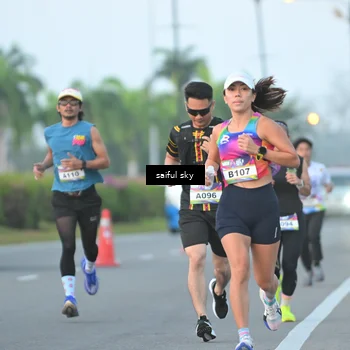 Runner Photo 6107972