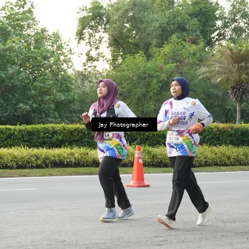 Runner Photo 6108158