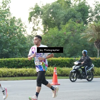 Runner Photo 6108260