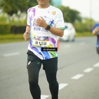 Runner Photo 6109078