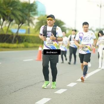 Runner Photo 6113912