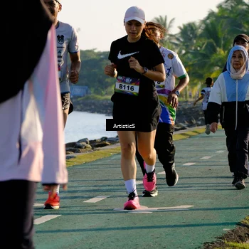 Runner Photo 6115398