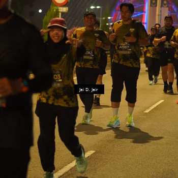 Runner Photo 6117048