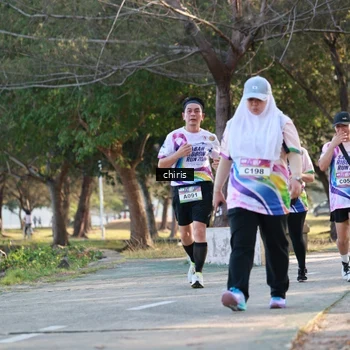 Runner Photo 6119843