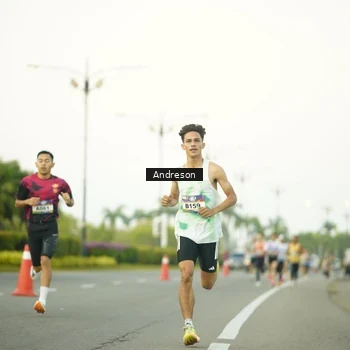 Runner Photo 6120295