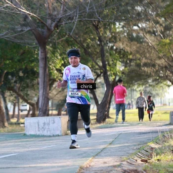 Runner Photo 6120343