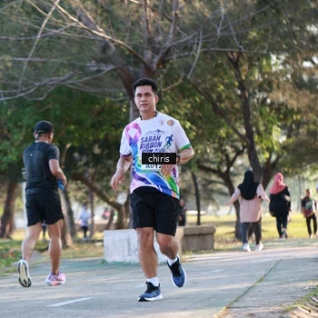 Runner Photo 6121100