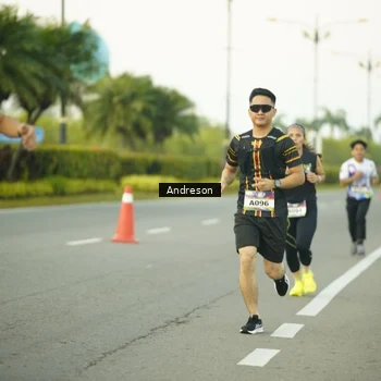 Runner Photo 6123273