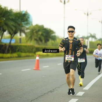 Runner Photo 6123298