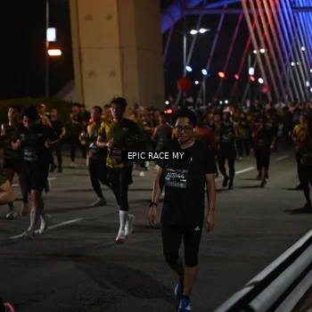 Runner Photo 6128041