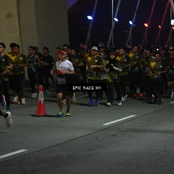 Runner Photo 6130148