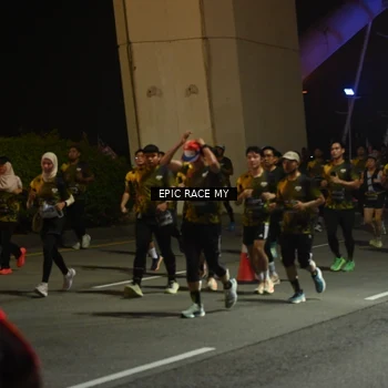 Runner Photo 6130238