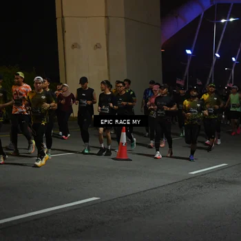 Runner Photo 6130445