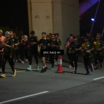 Runner Photo 6130473
