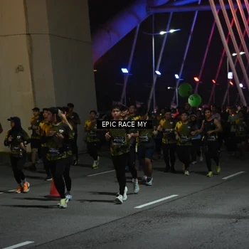 Runner Photo 6130590
