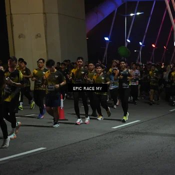 Runner Photo 6130613