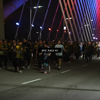 Runner Photo 6130845