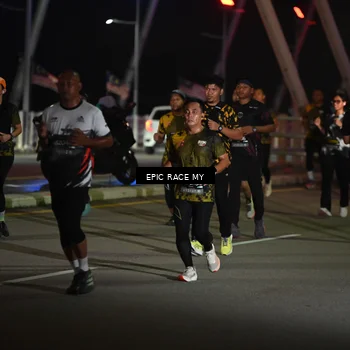 Runner Photo 6131400