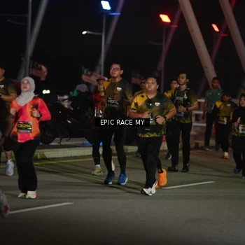 Runner Photo 6131459