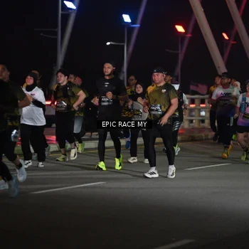 Runner Photo 6131913