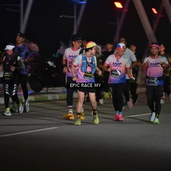 Runner Photo 6131944