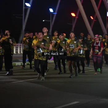 Runner Photo 6132072