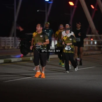 Runner Photo 6132914