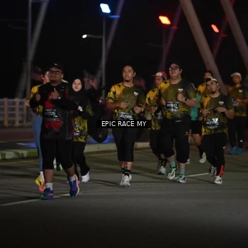 Runner Photo 6132995