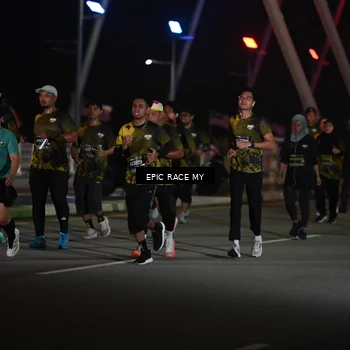 Runner Photo 6133048