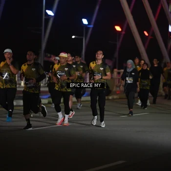 Runner Photo 6133059