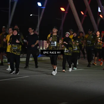 Runner Photo 6133104