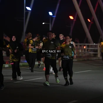 Runner Photo 6133273