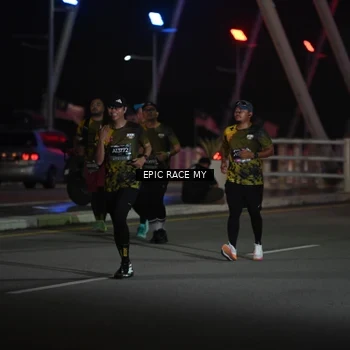Runner Photo 6133486