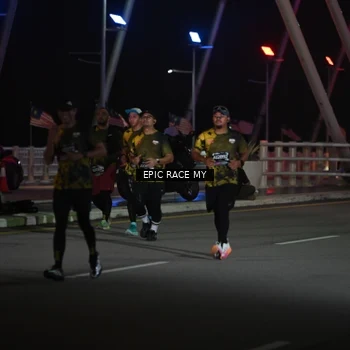 Runner Photo 6133487