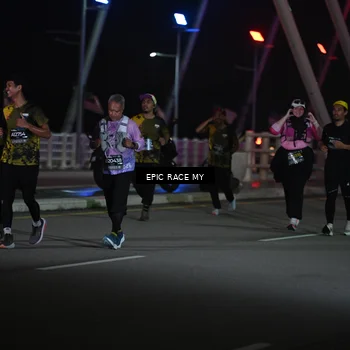 Runner Photo 6133529