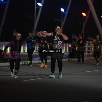 Runner Photo 6133668