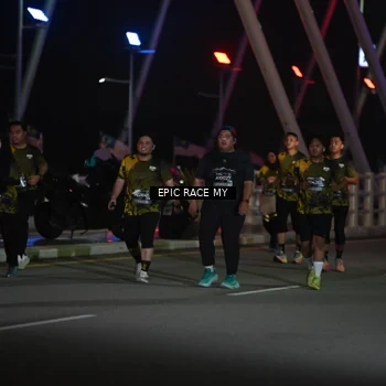 Runner Photo 6133673