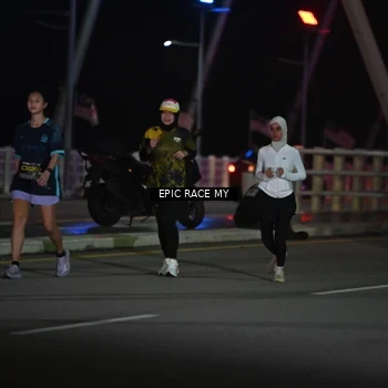 Runner Photo 6133712