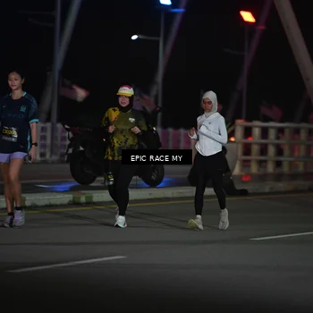 Runner Photo 6133713