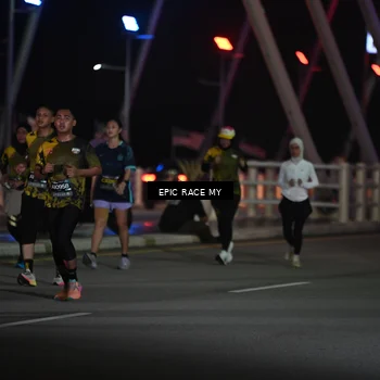 Runner Photo 6133716
