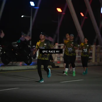 Runner Photo 6133731